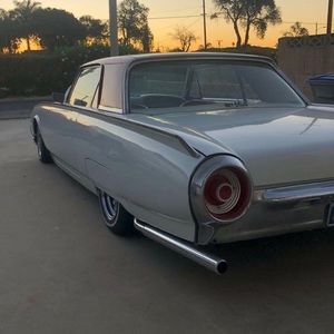 Meet your Posher, Alvaro